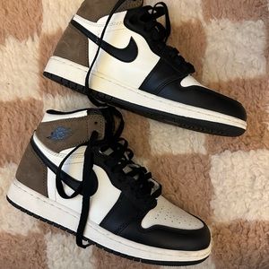 Air Jordan 1 ‘dark mocha’